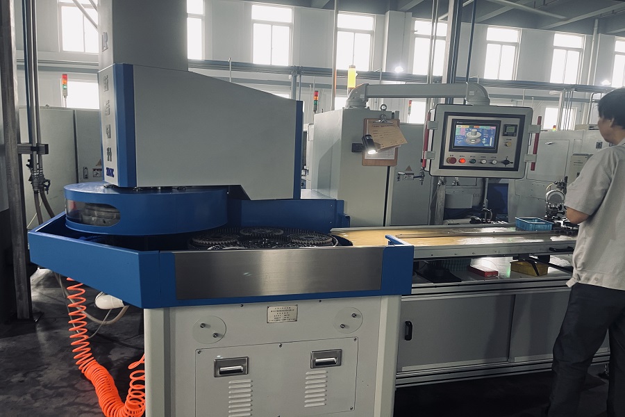 FTM 신규 장비: 양면 연삭기